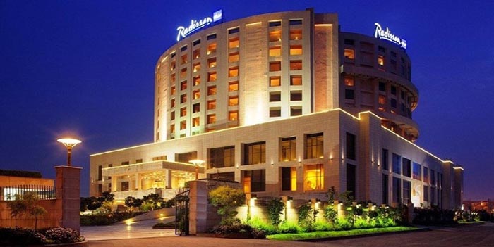 Radisson Blu Hotel New Delhi Travel with Davinde Taxi Service